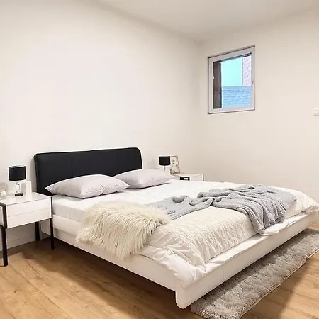 Orlean 41 C Centre-gare-aeroport Apartament Charleroi